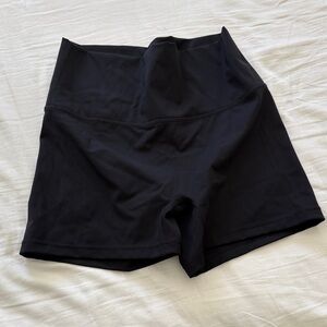 Aerie Women’s Black High-Rise booty Bike Shorts